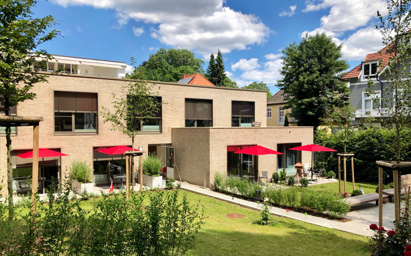 Die Gartenseite des Emmaus Hospiz